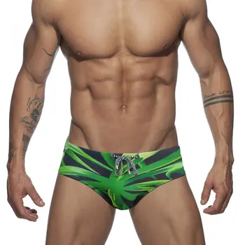 WB200 2023 нова принт зелени листа мъжки бански костюми са секси бикини hot с ниска талия стегнати плажни мъжки плувни гащи за плуване, бански костюм
